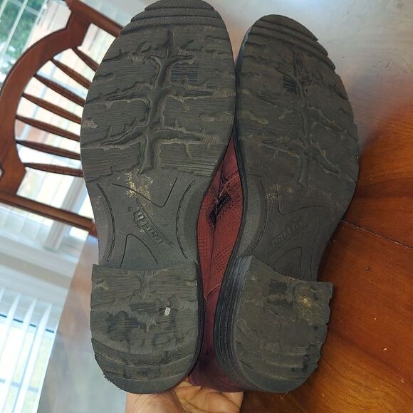 Earth Jordan Ankle Moto Bootie Distressed Red Wine Leather - Women 9.5 D - Picture 6 of 8